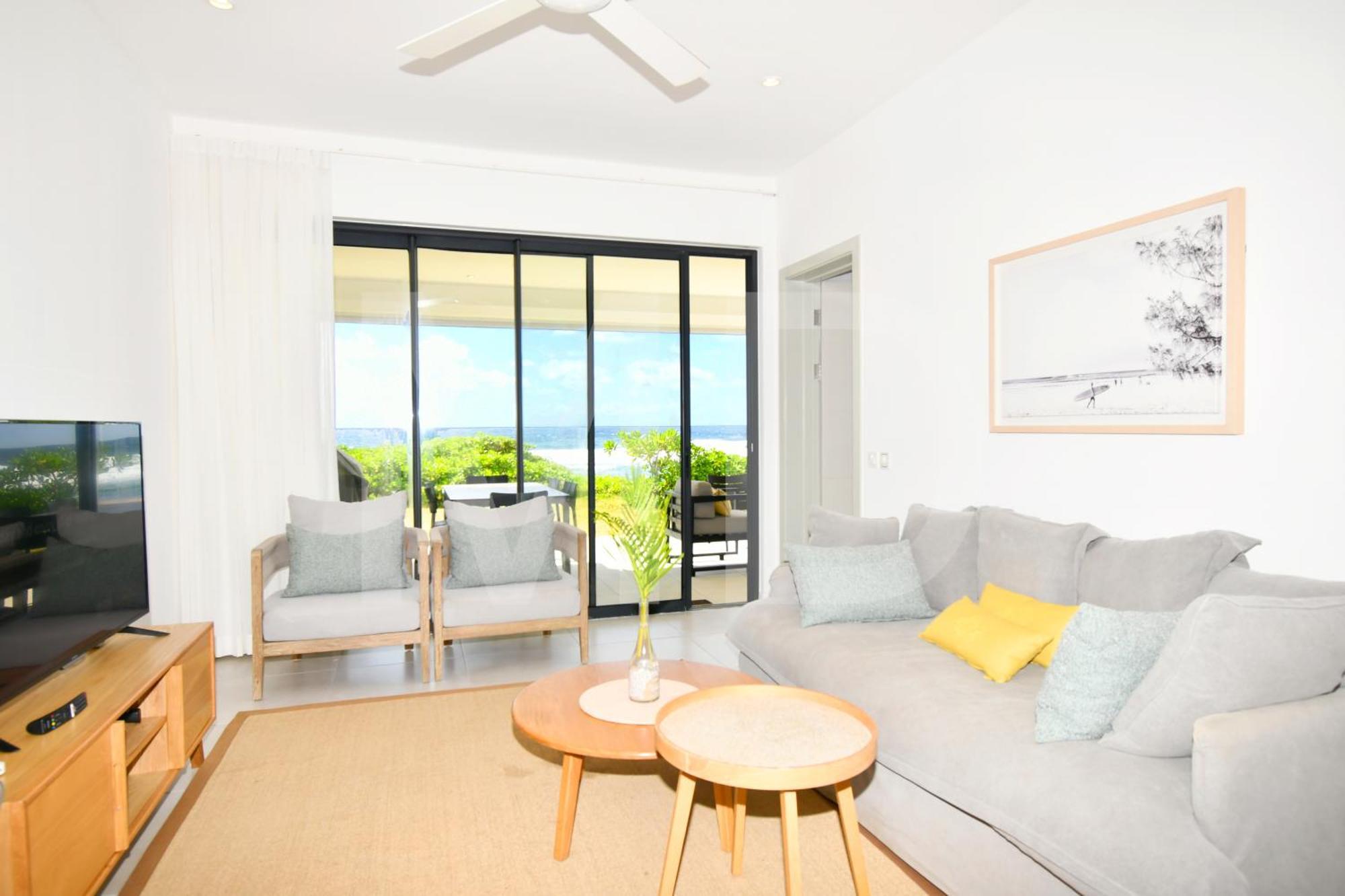 White&Blue Beachfront Luxury Poste Lafayette מראה חיצוני תמונה