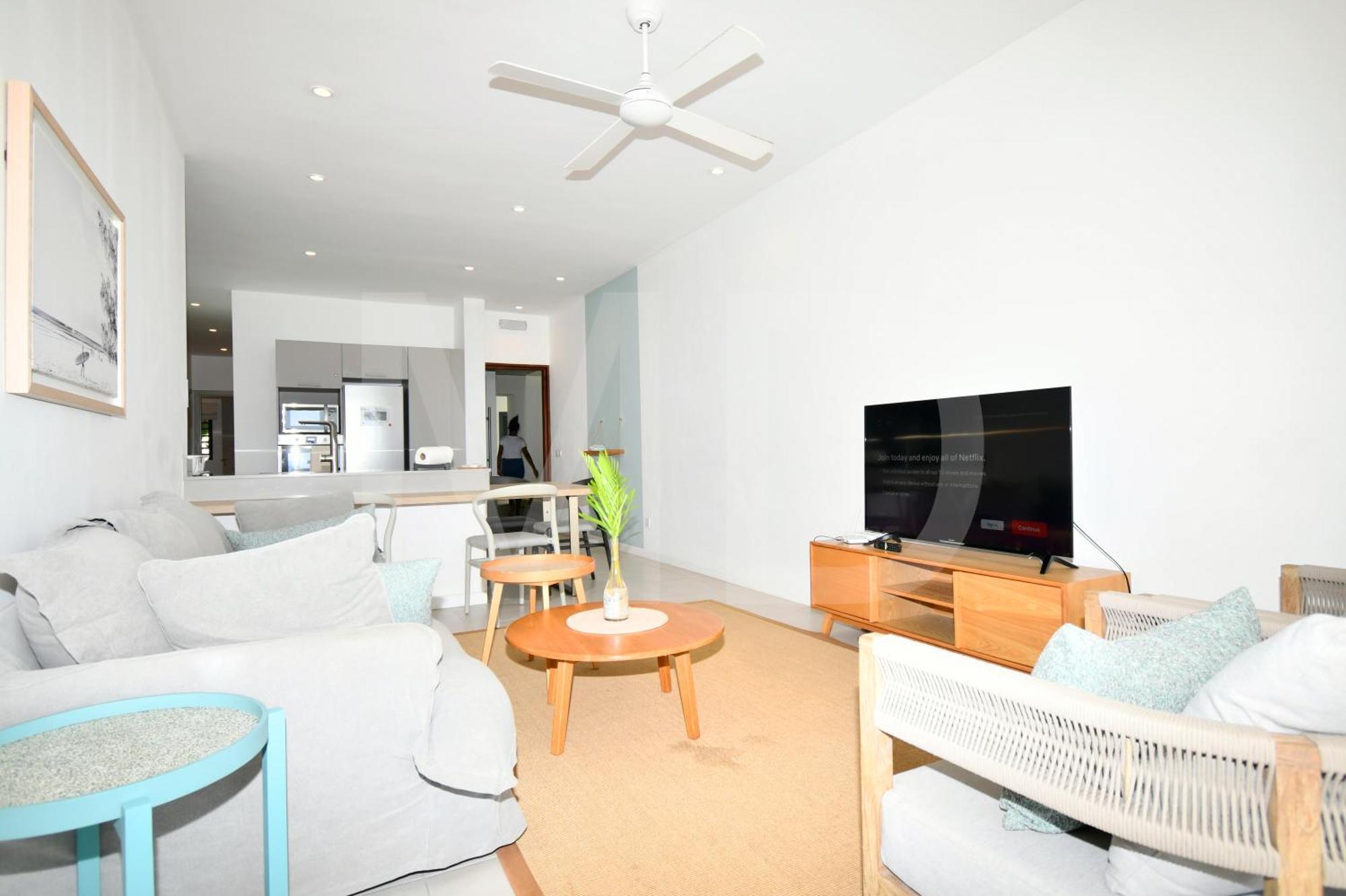 White&Blue Beachfront Luxury Poste Lafayette מראה חיצוני תמונה