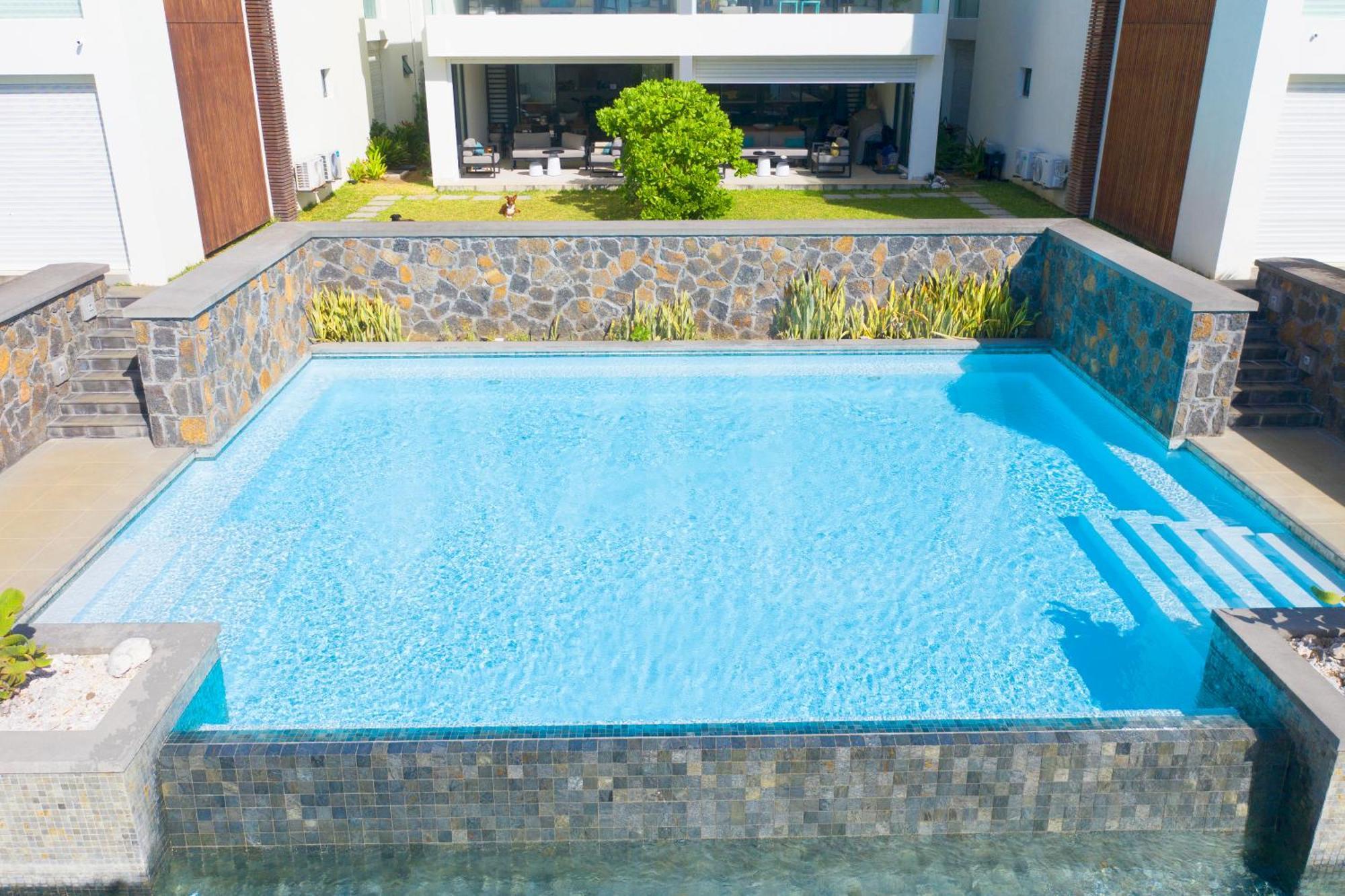 White&Blue Beachfront Luxury Poste Lafayette מראה חיצוני תמונה