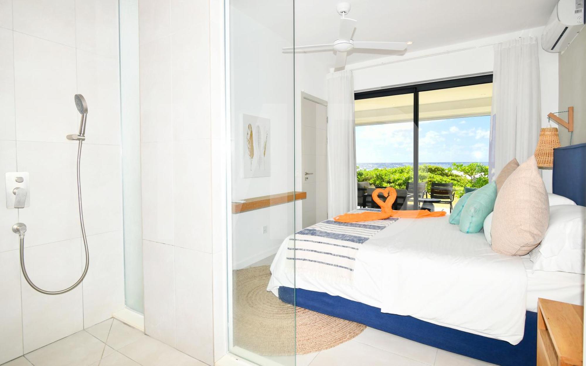 White&Blue Beachfront Luxury Poste Lafayette מראה חיצוני תמונה