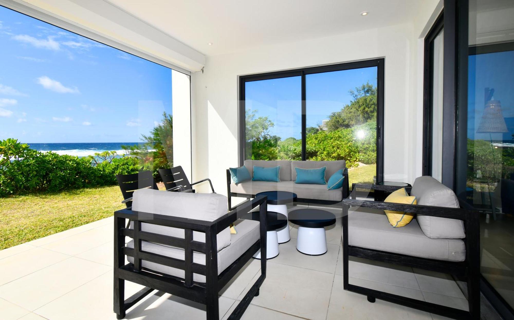 White&Blue Beachfront Luxury Poste Lafayette מראה חיצוני תמונה
