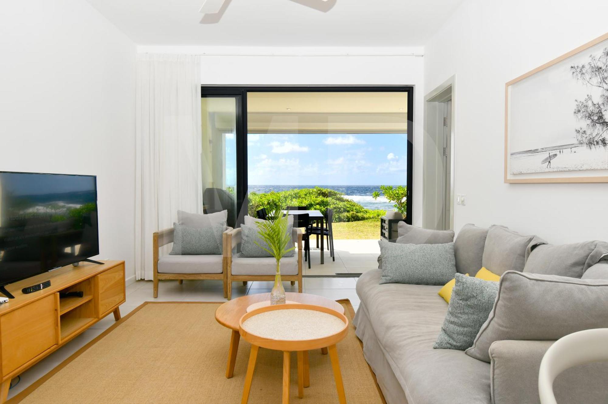 White&Blue Beachfront Luxury Poste Lafayette מראה חיצוני תמונה