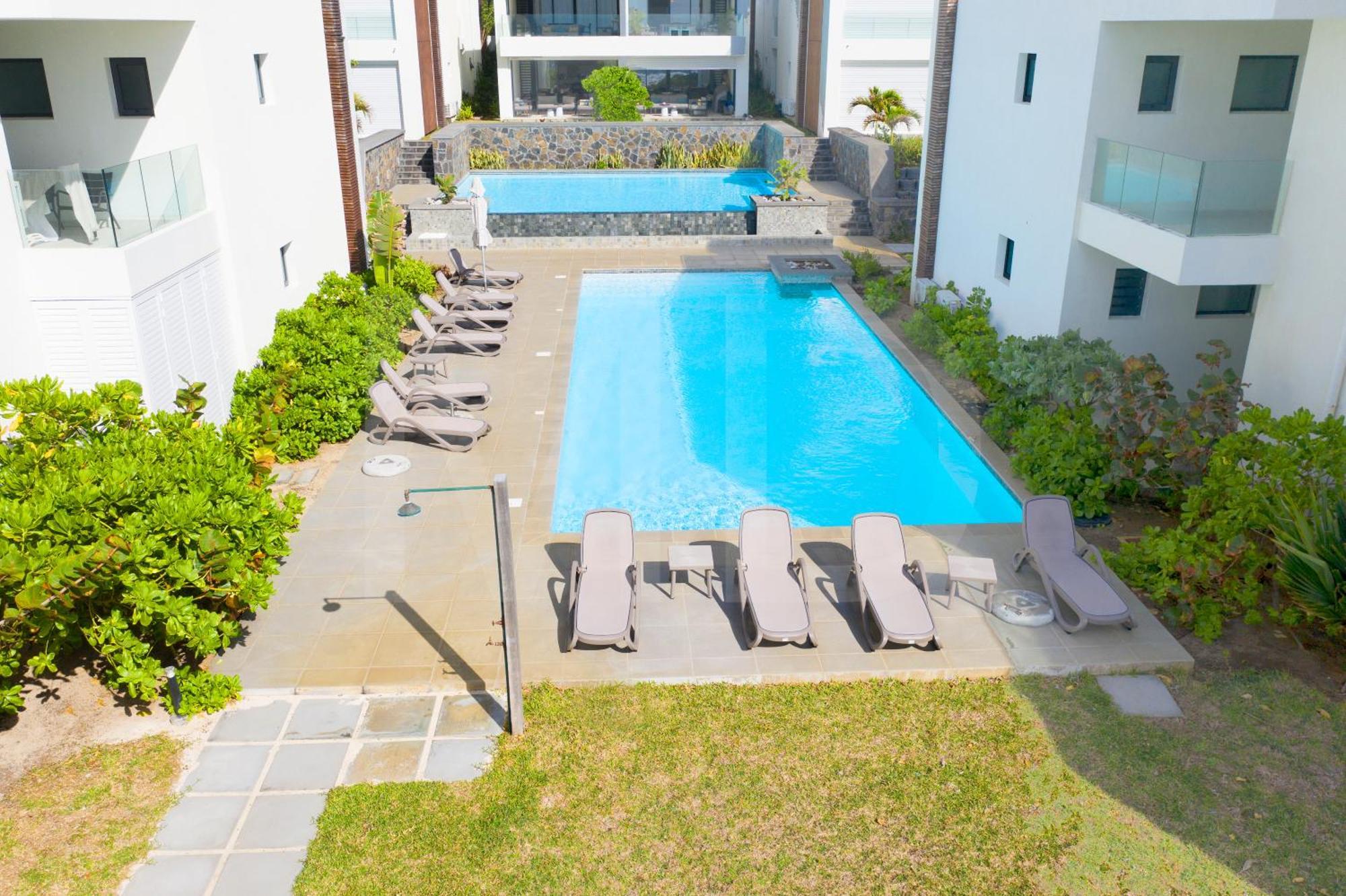 White&Blue Beachfront Luxury Poste Lafayette מראה חיצוני תמונה